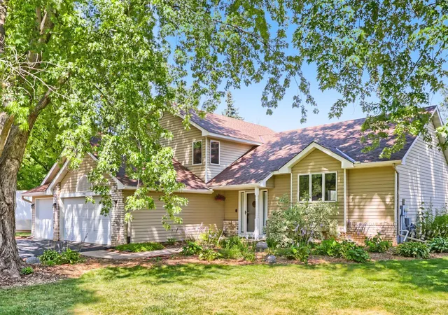 Photo 3 of Single family home for sale at 7901 Lilac Ln, Victoria, MN 55386 | MLS# 7108223 | Listing updated on 2026-09-16