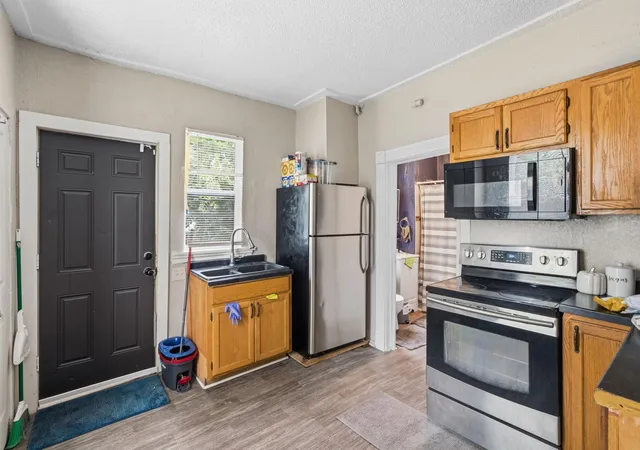 Photo 4 of House for sale at 1523 22nd Avenue N, Minneapolis, MN 55411 | MLS# 7108987 | Listing updated on 2026-09-16