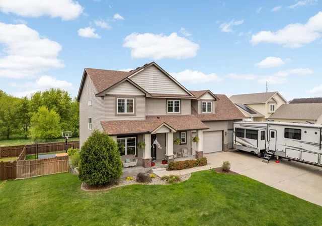 Photo 3 of Sale Pending at 4713 189th Street W, Farmington, MN 55024 | MLS# 7109132 | Listing updated on 2026-09-17