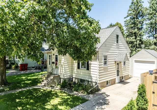 Photo 2 of Sale Pending at 1504 4th Avenue Nw, Austin, MN 55912 | MLS# 7109730 | Listing updated on 2026-09-17