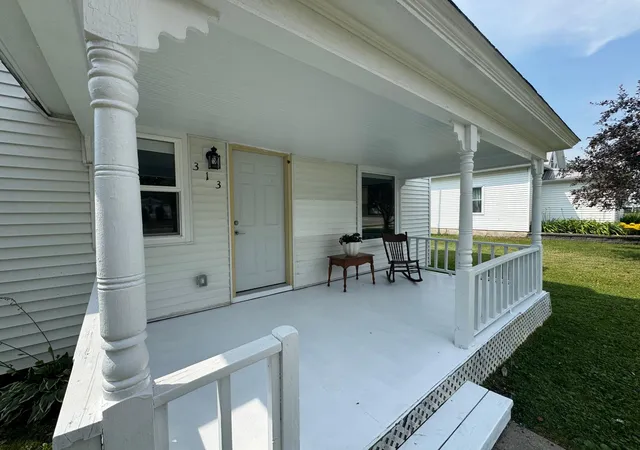 Photo 4 of Single family home for sale at 313 Minnesota Ave E, Sebeka, MN 56477 | MLS# 7110570 | Listing updated on 2026-09-15