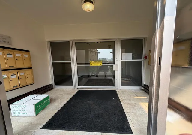 Photo 2 of Condo for sale at 1928 Aldrich Ave S #B105, Minneapolis, MN 55403 | MLS# 7110613 | Listing updated on 2026-09-16