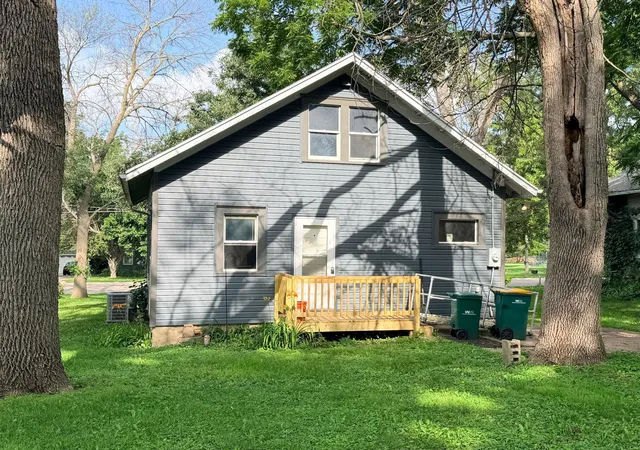 Photo 3 of Single family home for sale at 1405 S Broadway Ave, Albert Lea, MN 56007 | MLS# 7110653 | Listing updated on 2026-10-07
