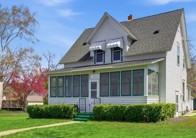 Photo 2 of Sale Pending at 827 7th Avenue Sw, Faribault, MN 55021 | MLS# 7110676 | Listing updated on 2026-09-16