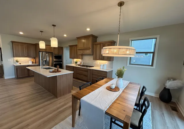 Photo 1 of Single family home for sale at 17924 Headwaters Dr, Lakeville, MN 55044 | MLS# 7111119 | Listing updated on 2026-09-17