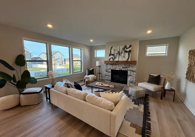 Photo 3 of Single family home for sale at 17924 Headwaters Dr, Lakeville, MN 55044 | MLS# 7111119 | Listing updated on 2026-09-17