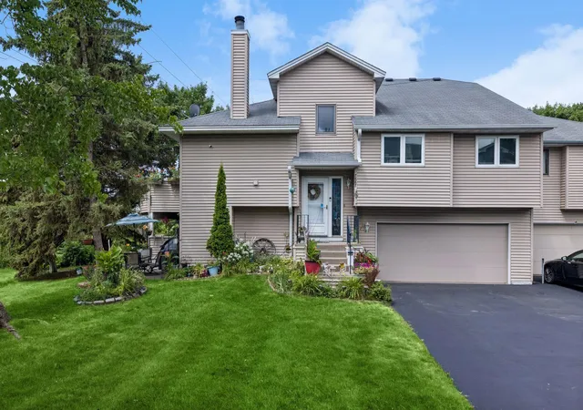Photo 1 of Single family home for sale at 7887 72nd Street S, Cottage Grove, MN 55016 | MLS# 7111248 | Listing updated on 2026-09-11