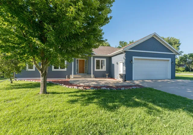 Photo 2 of Single family home for sale at 301 7th Street Nw, New Richland, MN 56072 | MLS# 7111265 | Listing updated on 2026-09-17