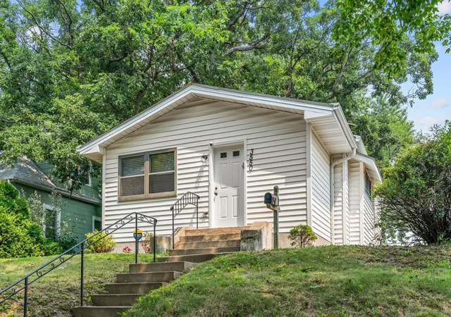 Photo 2 of Single family home for sale at 3550 N 4th Street, Minneapolis, MN 55412 | MLS# 7111410 | Listing updated on 2026-09-09