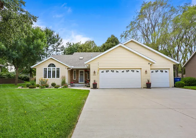 Photo 1 of Sale Pending at 2105 Prairie Hl Rd, Saint Cloud, MN 56301 | MLS# 7111539 | Listing updated on 2026-09-22