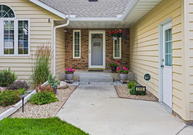 Photo 2 of Sale Pending at 2105 Prairie Hl Rd, Saint Cloud, MN 56301 | MLS# 7111539 | Listing updated on 2026-09-22