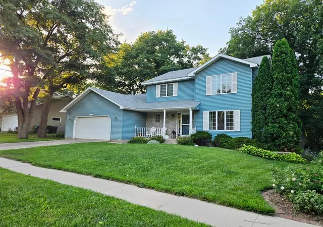 Photo 2 of Single family home for sale at 815 23rd Street Sw, Rochester, MN 55902 | MLS# 7111721 | Listing updated on 2026-09-17