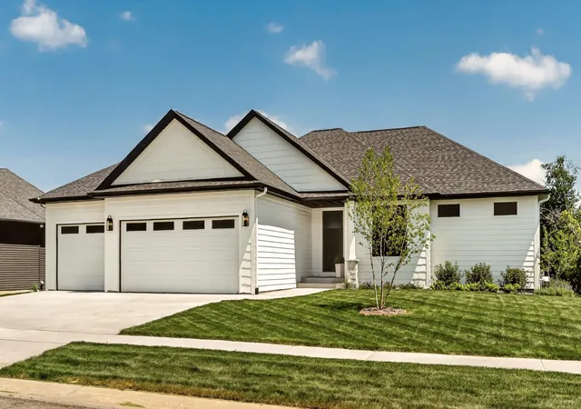 Photo 1 of Single family home for sale at 4440 Cassidy Ridge Dr Ne, Rochester, MN 55906 | MLS# 7111758 | Listing updated on 2026-09-17