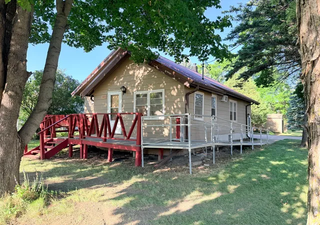 Photo 3 of Single family home for sale at 503 2nd Avenue Ne, Pipestone, MN 56164 | MLS# 7111901 | Listing updated on 2026-09-17