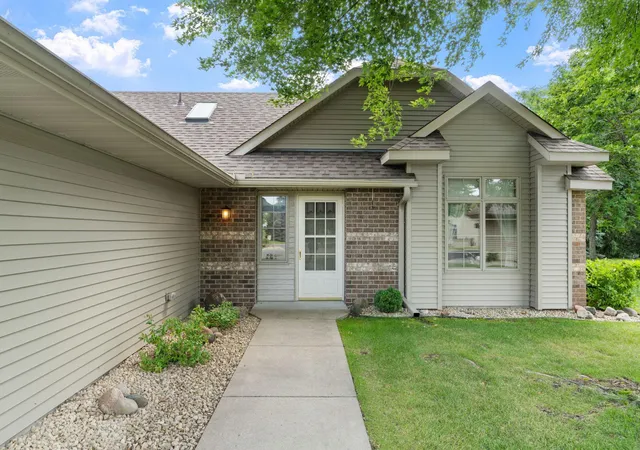 Photo 3 of Single family home for sale at 3700 Ladyslipper Ln N, Minneapolis, MN 55443 | MLS# 7112700 | Listing updated on 2026-09-09