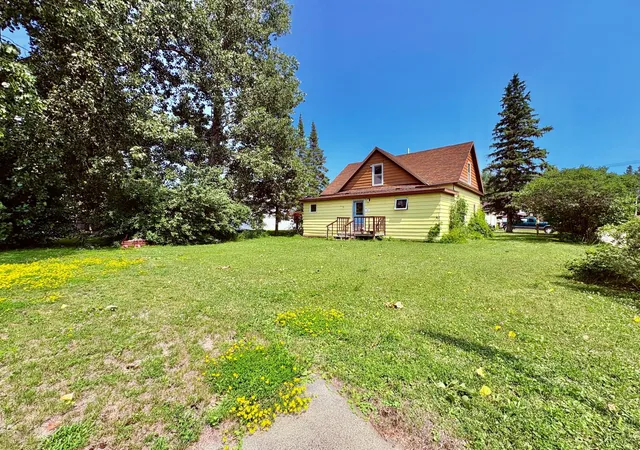 Photo 2 of Single family home for sale at 122 2nd Avenue Se, Baudette, MN 56623 | MLS# 7113069 | Listing updated on 2026-09-08