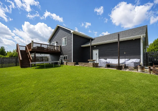 Photo 2 of Single family home for sale at 109 Cougar Dr, Mankato, MN 56001 | MLS# 7114477 | Listing updated on 2026-09-17