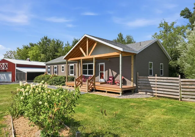 Photo 1 of Single family home for sale at 31240 Naples Ct Ne, Cambridge, MN 55008 | MLS# 7114893 | Listing updated on 2026-09-16