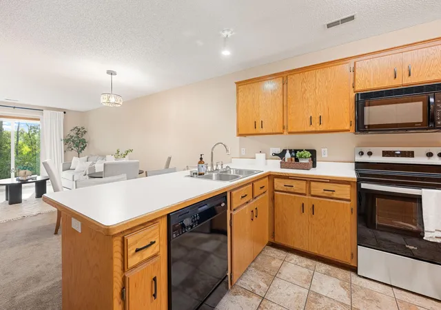 Photo 4 of Single family home for sale at 1264 Island Dr, Forest Lake, MN 55025 | MLS# 7115495 | Listing updated on 2026-10-07