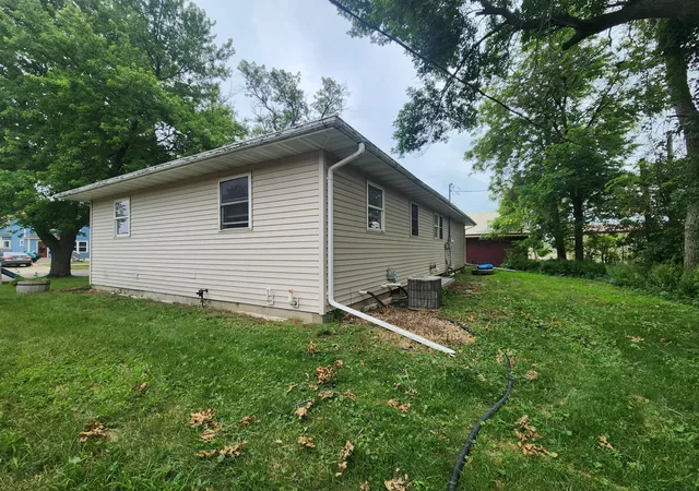 Photo 4 of Single family home for sale at 514 7th Avenue SE, Pipestone, MN 56164 | MLS# 7115940 | Listing updated on 2026-09-09