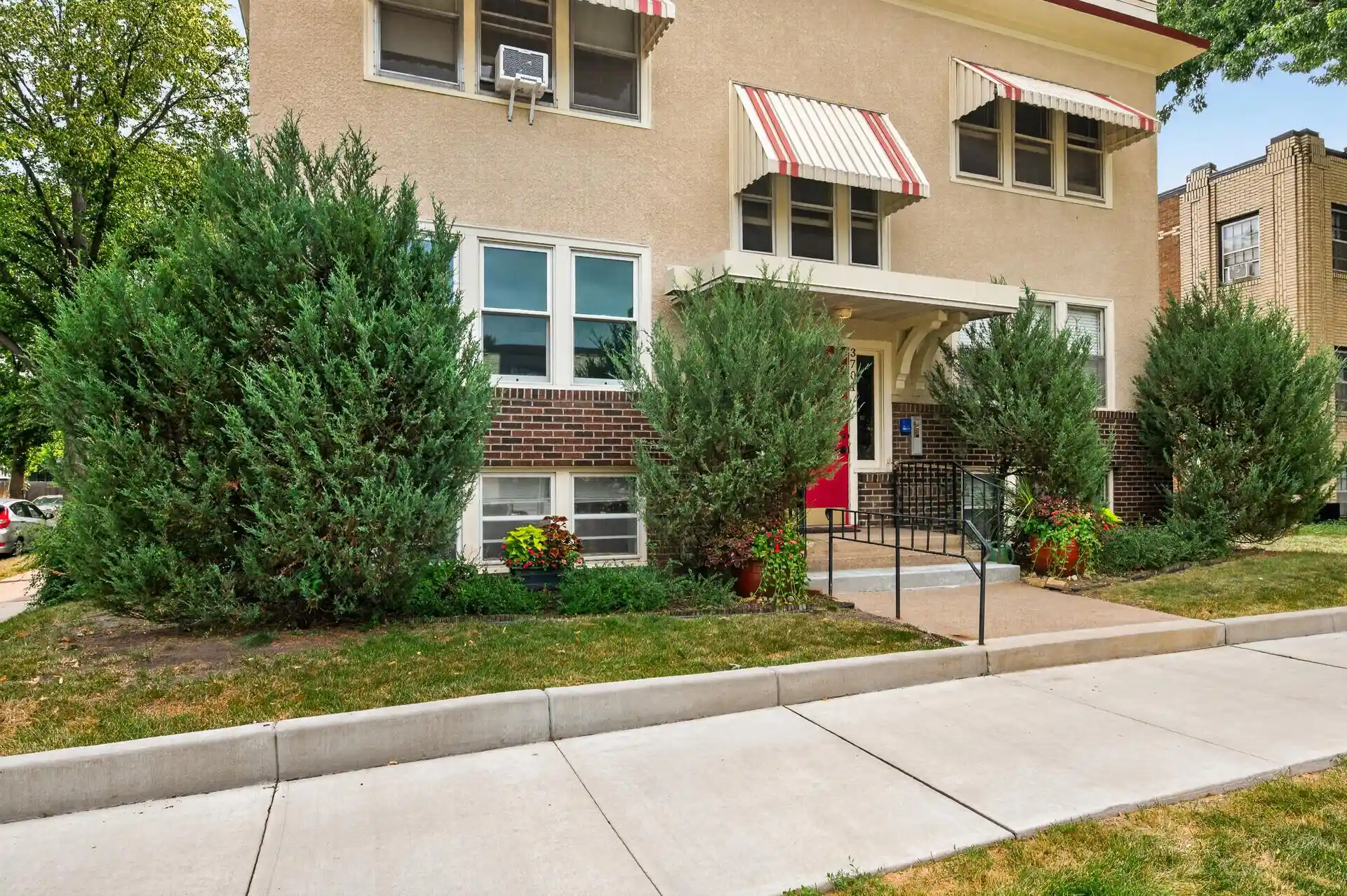 Listing Photo 2 - Condo for sale in 3701 Grand Ave S located at 3701 Grand Ave S, Minneapolis, MN 55409 - Unit 3701 Grand Ave S