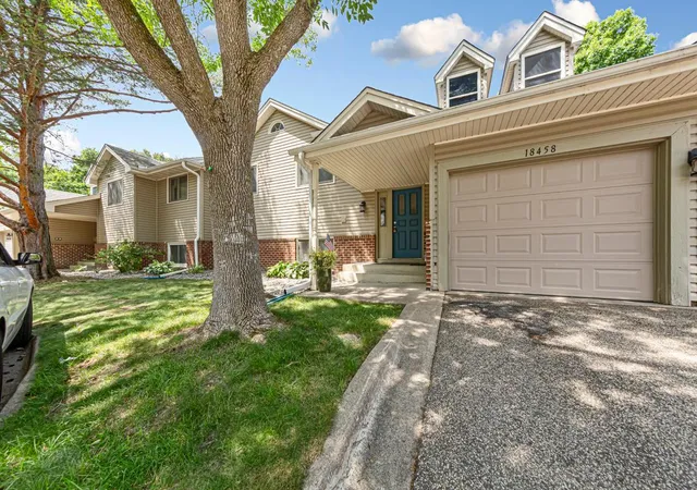 Listing Photo 1 - Condo for sale in building located at 18450 Creeks Bend Dr, Minnetonka, MN 55345
