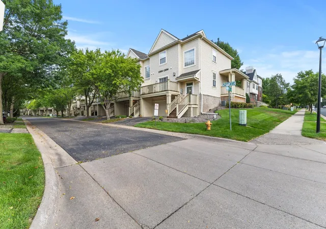Photo 4 of Sale Pending at 13892 52Nd Ave N, Plymouth, MN 55446 | MLS# 7116902 | Listing updated on 2026-10-12