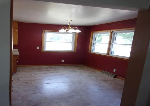 Photo 3 of Sale Pending at 218 E 2nd Street, Blue Earth, MN 56013 | MLS# 7117550 | Listing updated on 2026-09-23