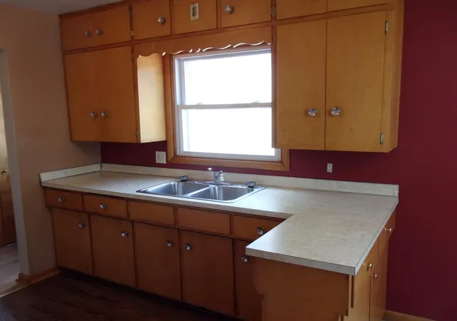 Photo 4 of Sale Pending at 218 E 2nd Street, Blue Earth, MN 56013 | MLS# 7117550 | Listing updated on 2026-09-23