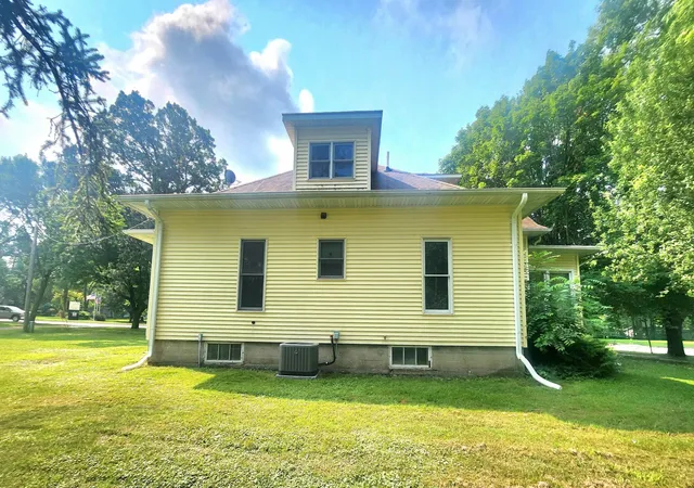 Photo 3 of Single family home for sale at 120 Park Ave W, Renville, MN 56284 | MLS# 7117627 | Listing updated on 2026-09-16