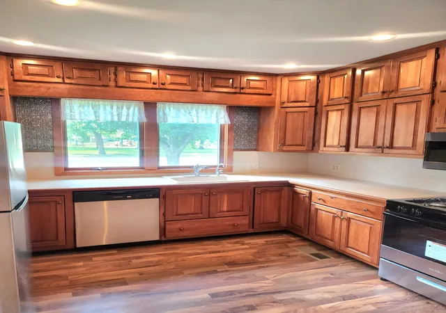 Photo 4 of Single family home for sale at 120 Park Ave W, Renville, MN 56284 | MLS# 7117627 | Listing updated on 2026-09-16