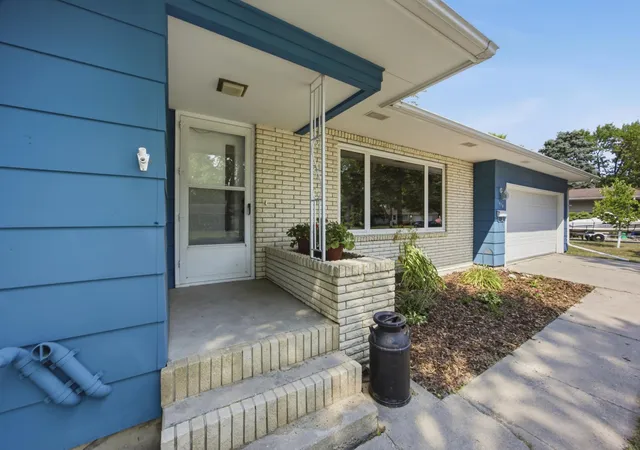 Photo 3 of Single family home for sale at 1418 22nd Avenue S, Moorhead, MN 56560 | MLS# 7117767 | Listing updated on 2026-09-17
