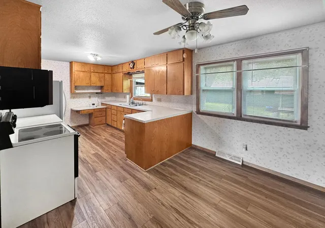 Photo 4 of Single family home for sale at 2420 34th Street, Slayton, MN 56172 | MLS# 7117963 | Listing updated on 2026-09-17