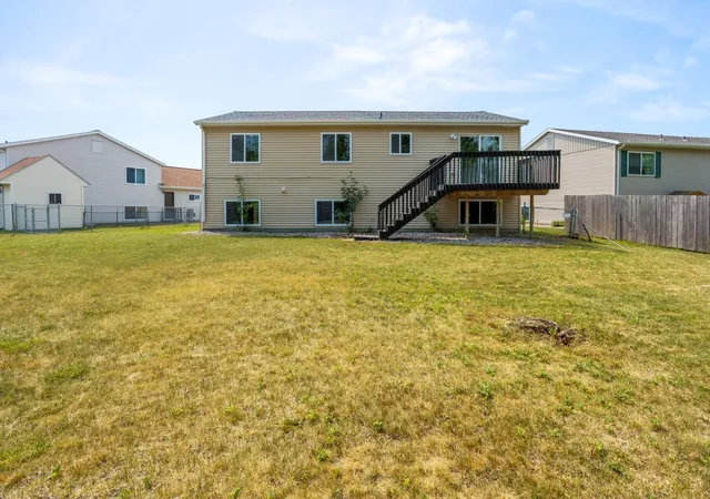 Photo 4 of Single family home for sale at 1860 Huntington Ln, West Fargo, ND 58078 | MLS# 7118025 | Listing updated on 2026-09-26