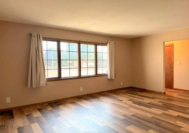 Photo 2 of Single family home for sale at 1992 Great Bnd Blvd, Windom, MN 56101 | MLS# 7118758 | Listing updated on 2026-09-17