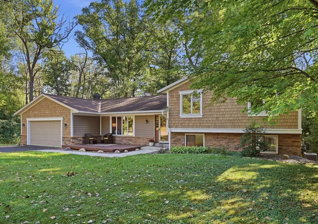 Photo 2 of Sale Pending at 4317 Briarwood Ln, Hopkins, MN 55343 | MLS# 7119080 | Listing updated on 2026-09-27