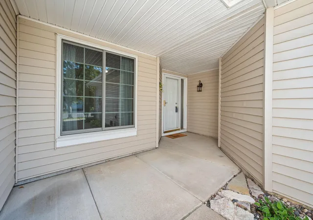 Photo 3 of Sale Pending at 6313 Brook Ln, Savage, MN 55378 | MLS# 7119591 | Listing updated on 2026-09-16