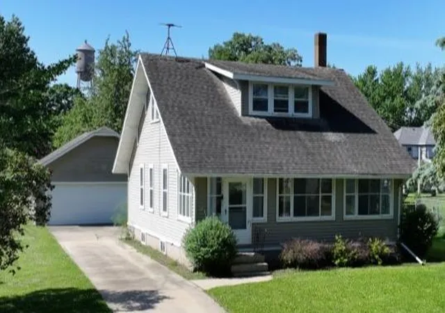 Photo 2 of Single family home for sale at 111 W Cabot St, Le Roy, MN 55951 | MLS# 7119983 | Listing updated on 2026-09-18