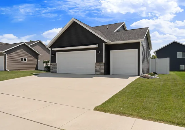 Photo 4 of Single family home for sale at 2102 14th Avenue NE, Austin, MN 55912 | MLS# 7120510 | Listing updated on 2026-09-16