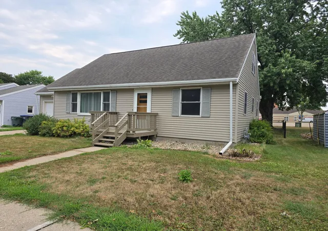 Photo 1 of Single family home for sale at 306 E Crawford St, Luverne, MN 56156 | MLS# 7120514 | Listing updated on 2026-09-16