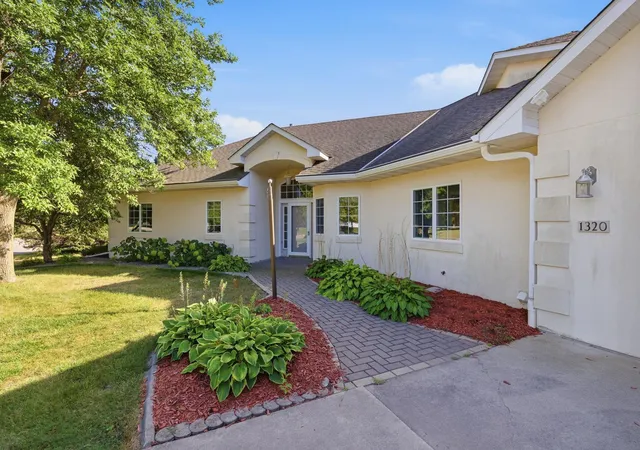 Photo 1 of Single family home for sale at 1320 Heritage Ave Nw, Hutchinson, MN 55350 | MLS# 7120516 | Listing updated on 2026-09-17