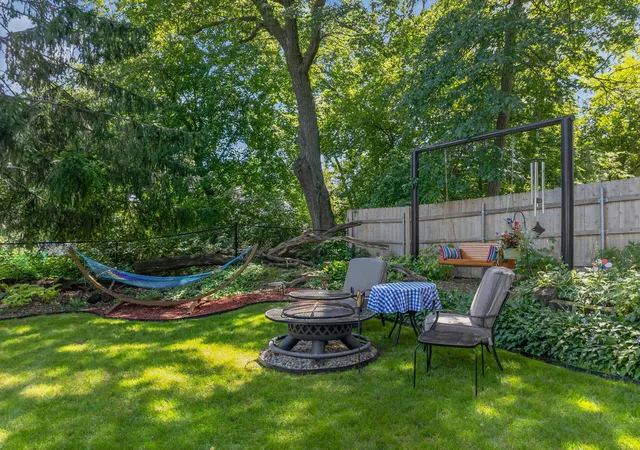 Photo 3 of Single family home for sale at 2014 Telemark Ct Nw, Rochester, MN 55901 | MLS# 7120690 | Listing updated on 2026-09-09