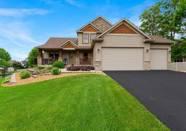 Photo 1 of Single family home for sale at 600 Topaz Ln, Hudson, WI 54016 | MLS# 7121111 | Listing updated on 2026-09-12