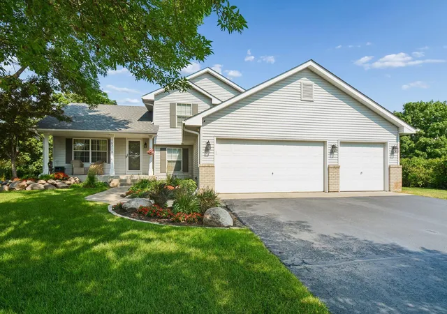 Photo 1 of Single family home for sale at 16218 Parkview Dr Se, Prior Lake, MN 55372 | MLS# 7121273 | Listing updated on 2026-09-17