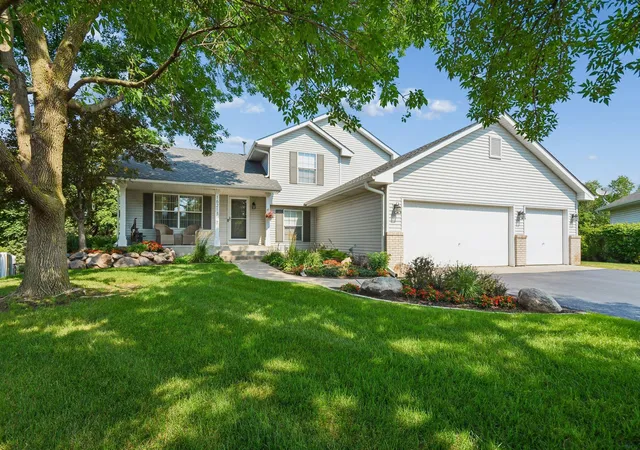 Photo 2 of Single family home for sale at 16218 Parkview Dr Se, Prior Lake, MN 55372 | MLS# 7121273 | Listing updated on 2026-09-17