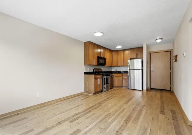 Photo 4 of Condo for sale at 2532 1st Avenue S #S301, Minneapolis, MN 55404 | MLS# 7121358 | Listing updated on 2026-09-17