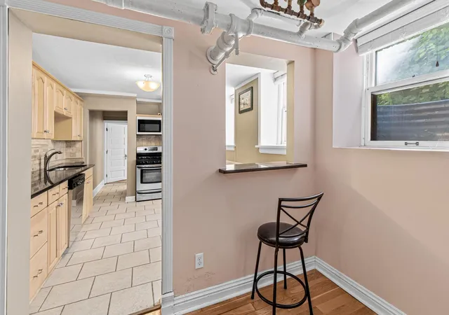 Listing Photo 4 - Condo for sale in building located at 2621 Humboldt Ave S, Minneapolis, MN 55408 - Unit #7