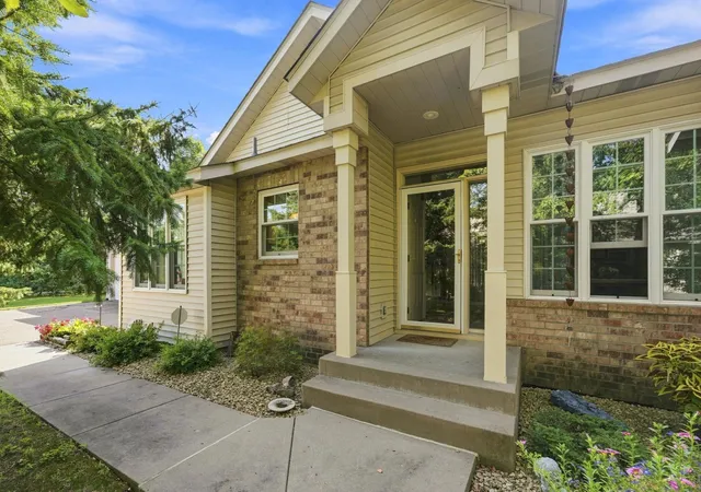Photo 3 of Single family home for sale at 132 Wedgewood Ct, Saint Paul, MN 55115 | MLS# 7121646 | Listing updated on 2026-09-17