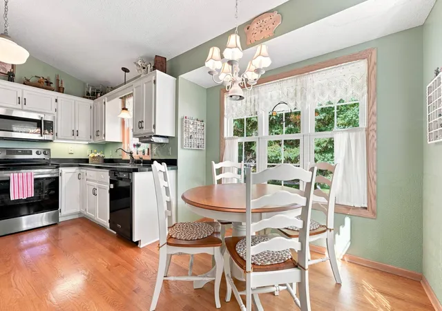 Photo 4 of Single family home for sale at 132 Wedgewood Ct, Saint Paul, MN 55115 | MLS# 7121646 | Listing updated on 2026-09-17