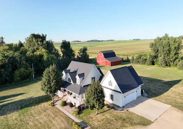 Photo 3 of Single family home for sale at 2980 County Rd 101, Hendricks, MN 56136 | MLS# 7121759 | Listing updated on 2026-09-09